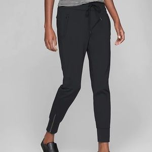 Athleta Metro Downtown Joggers Black